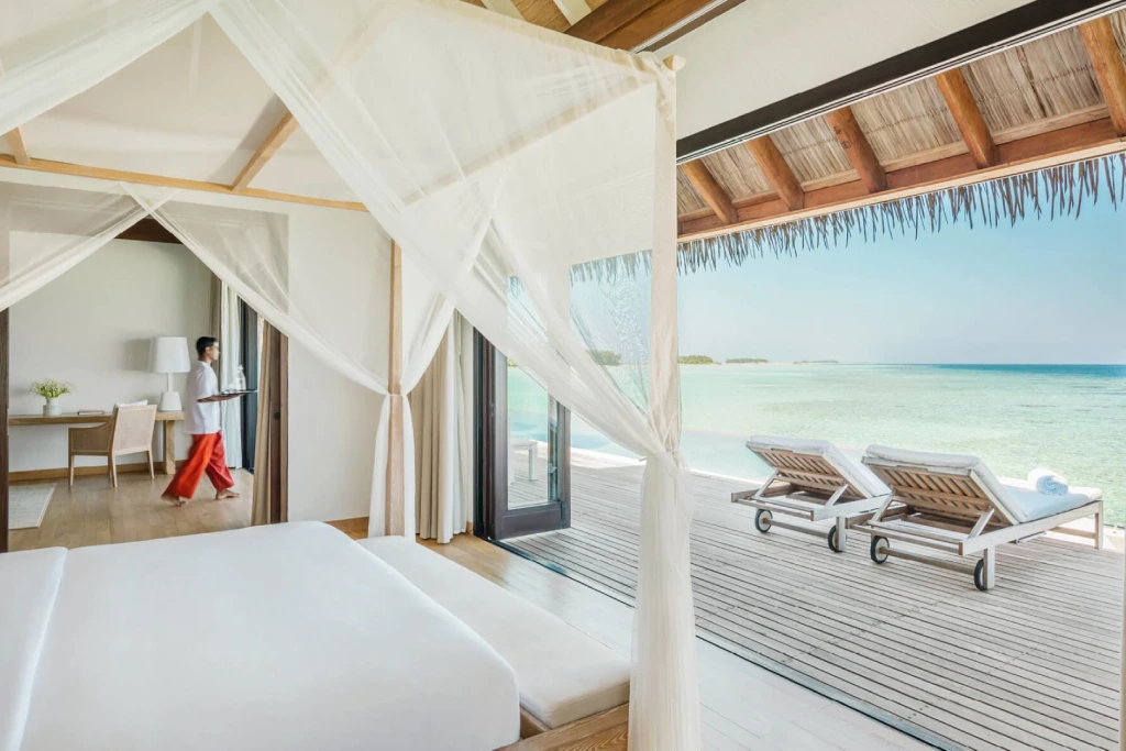 como-maalifushi-water-3