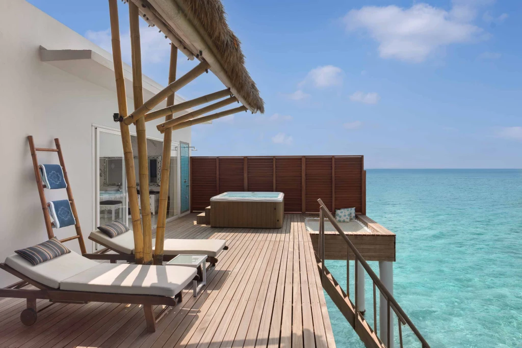emerald-maldives-water-jacuzi-villa-1