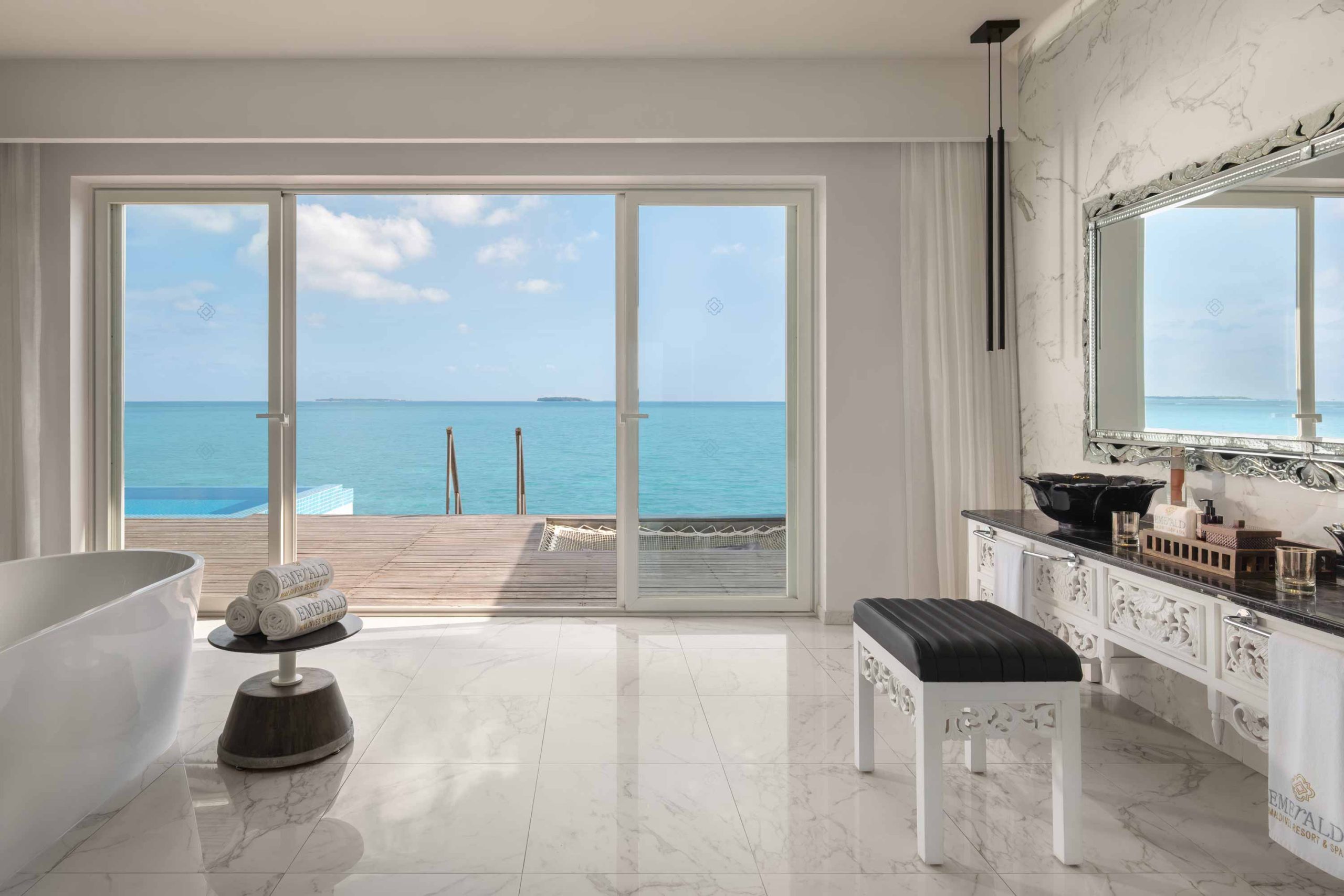 emerald-maldives-water-pool-villa-2