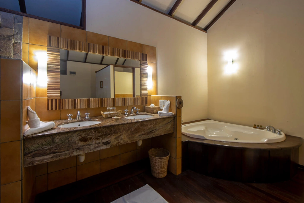 filitheyo-island-water-villa-3