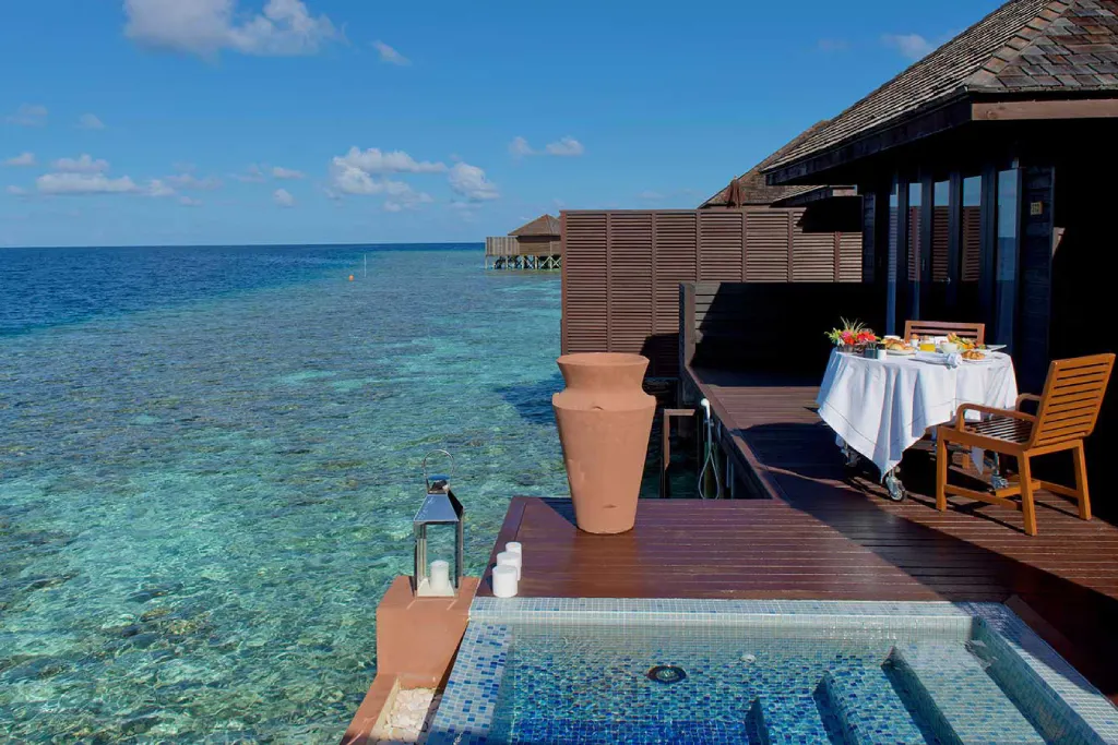 lily-beach-deluxe-water-villa-2