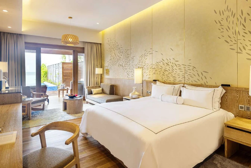 lily-beach-suite-pool-2