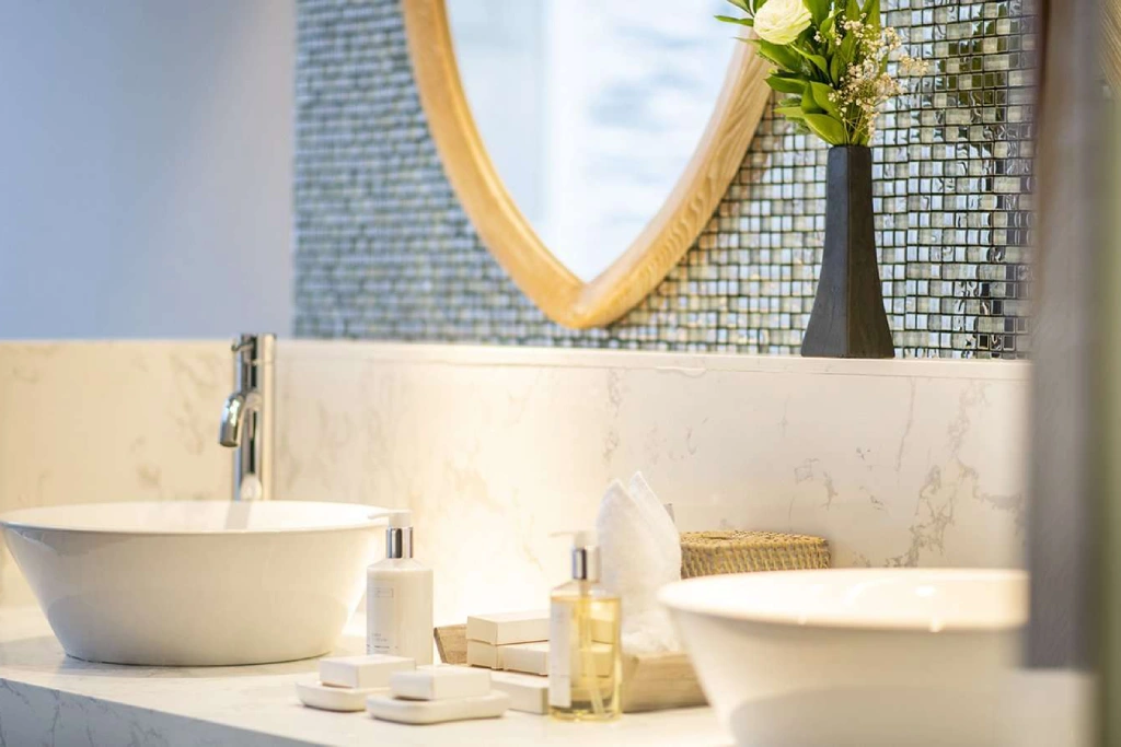 lily-beach-suite-pool-3